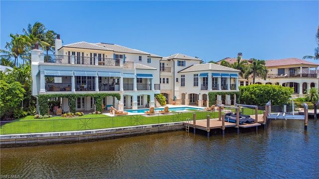 2001 4th ST S, Naples, FL 34102