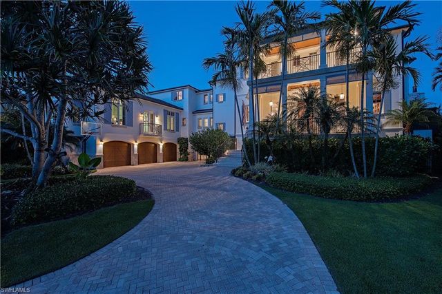 2001 4th ST S, Naples, FL 34102