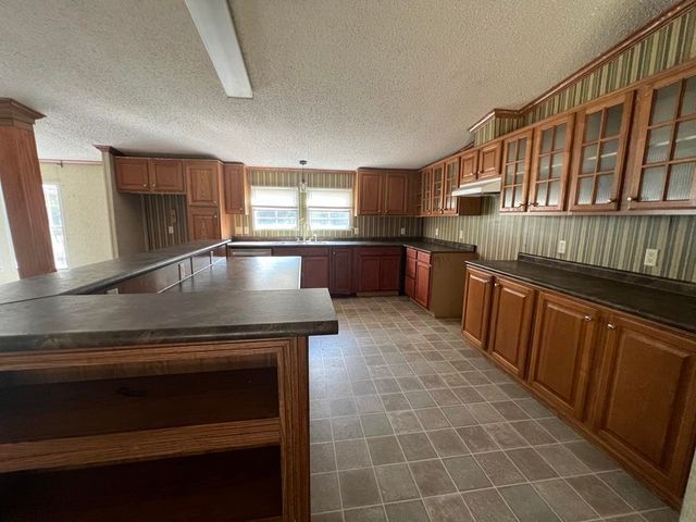 125 Beverly Cir, Marshall, TX 75672