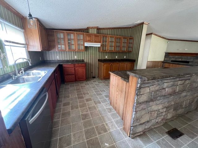 125 Beverly Cir, Marshall, TX 75672