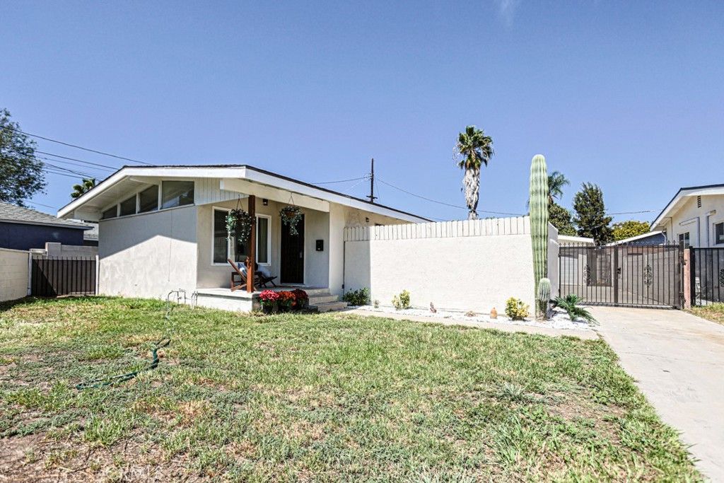 15723 Bonsallo, Gardena, CA 90247 — exterior