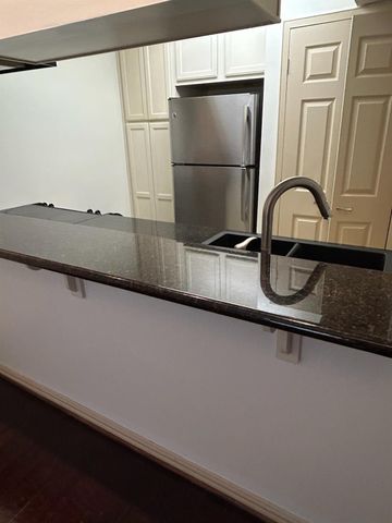 402 Post Office Street 109, Galveston, TX 77550