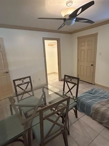 402 Post Office Street 109, Galveston, TX 77550