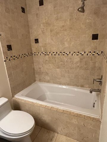 402 Post Office Street 109, Galveston, TX 77550