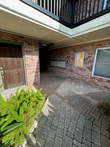 402 Post Office Street 109, Galveston, TX 77550