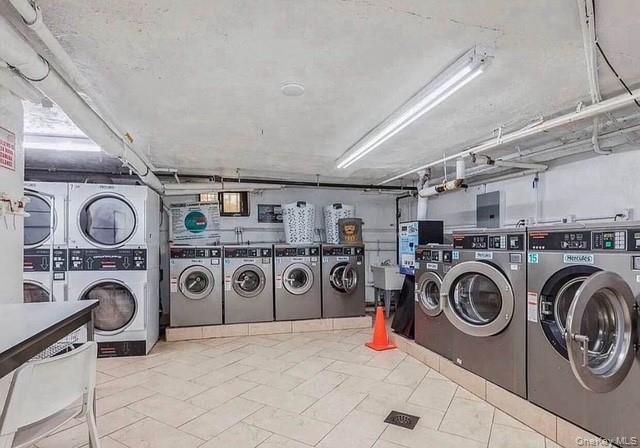 37-21 80TH Street 6, Jackson Heights, NY 11372