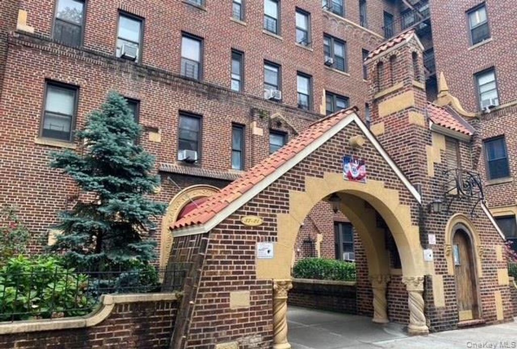 37-21 80TH Street 6, Jackson Heights, NY 11372