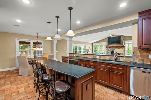 29 Alpine Road, Monroe, CT 06468
