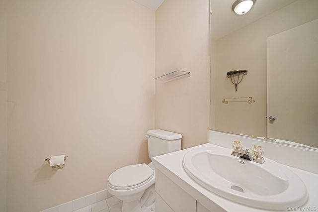 18 Summerfield Circle, Central Islip, NY 11722