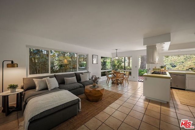 2521 La Condesa Drive, Los Angeles, CA 90049