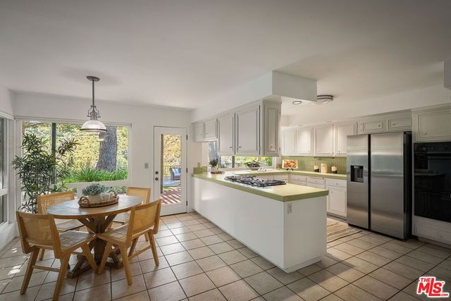 2521 La Condesa Drive, Los Angeles, CA 90049