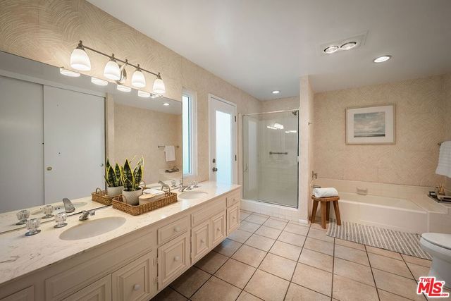 2521 La Condesa Drive, Los Angeles, CA 90049