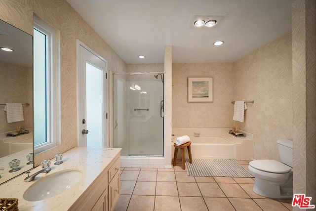 2521 La Condesa Drive, Los Angeles, CA 90049