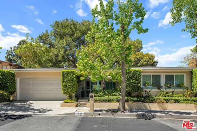 2521 La Condesa Drive, Los Angeles, CA 90049