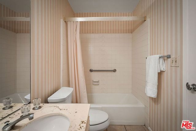 2521 La Condesa Drive, Los Angeles, CA 90049