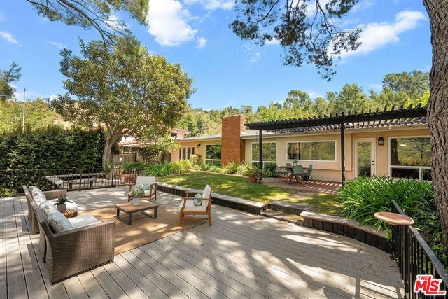 2521 La Condesa Drive, Los Angeles, CA 90049