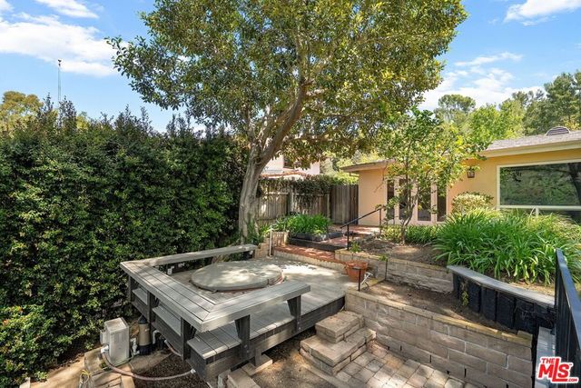 2521 La Condesa Drive, Los Angeles, CA 90049