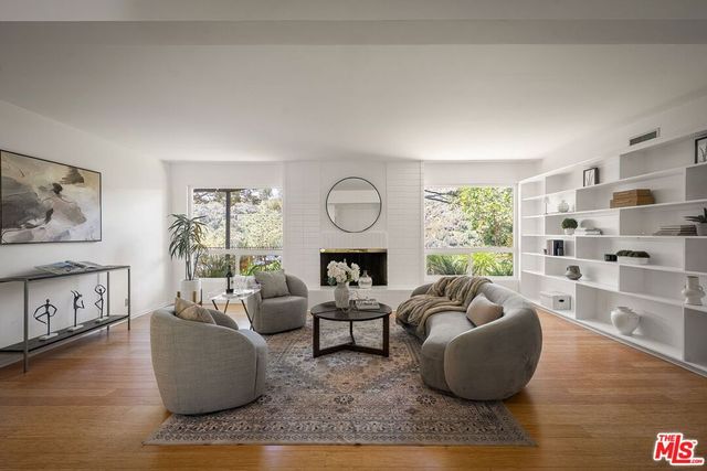 2521 La Condesa Drive, Los Angeles, CA 90049