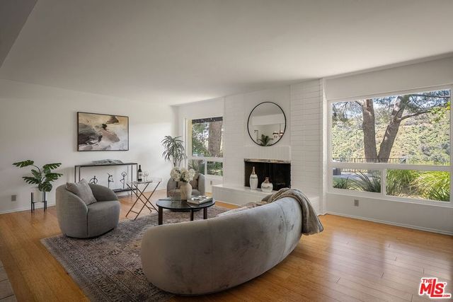 2521 La Condesa Drive, Los Angeles, CA 90049