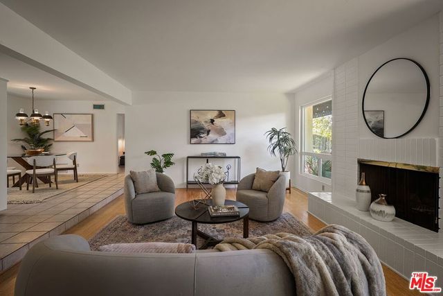 2521 La Condesa Drive, Los Angeles, CA 90049