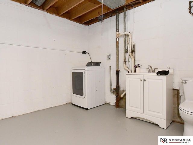 9518 Sprague Street, Omaha, NE 68134