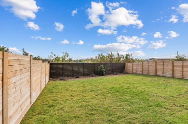 140 Inlet LN, Leander, TX 78641