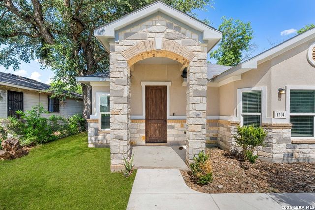 1204 Valencia, San Antonio, TX 78237