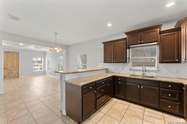 1204 Valencia, San Antonio, TX 78237