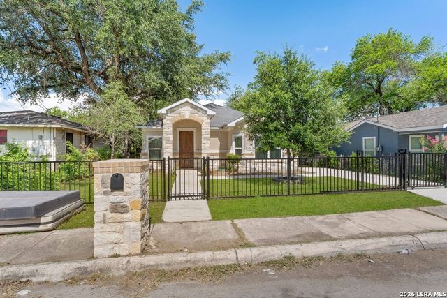 1204 Valencia, San Antonio, TX 78237