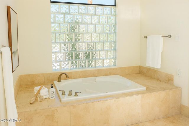 9943 E ISLAND Circle, Scottsdale, AZ 85258