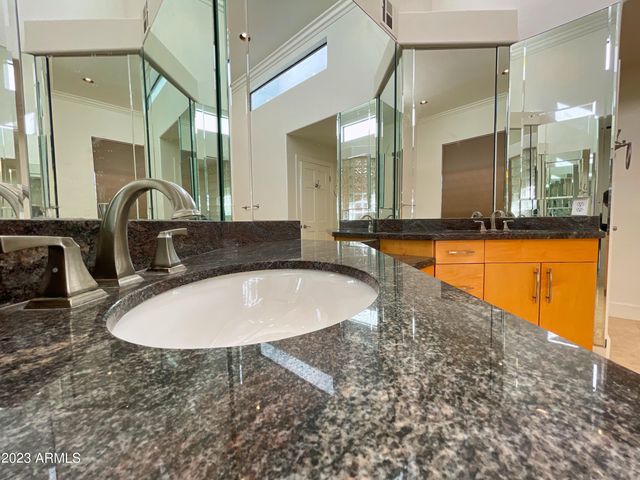 9943 E ISLAND Circle, Scottsdale, AZ 85258