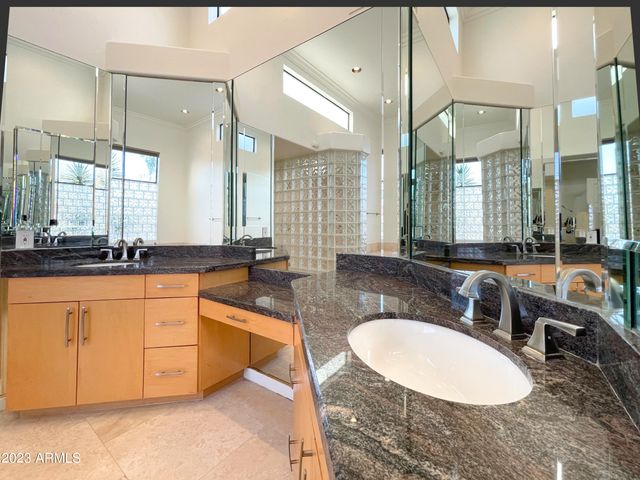 9943 E ISLAND Circle, Scottsdale, AZ 85258