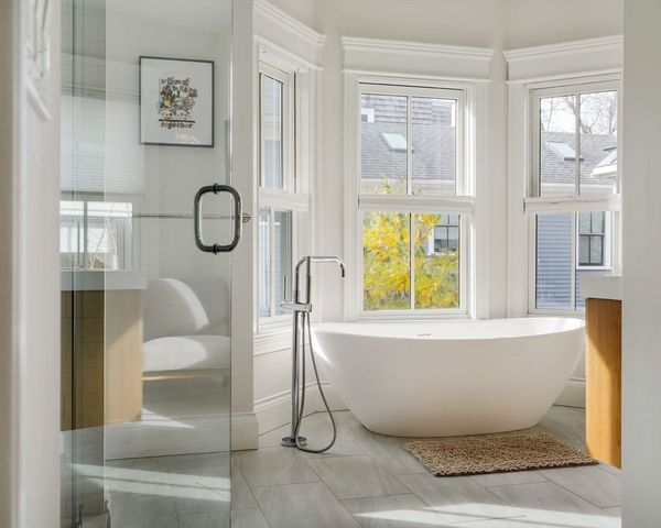 17 Ellsworth Avenue Front, Cambridge, MA 02139