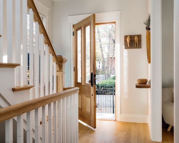 17 Ellsworth Avenue Front, Cambridge, MA 02139