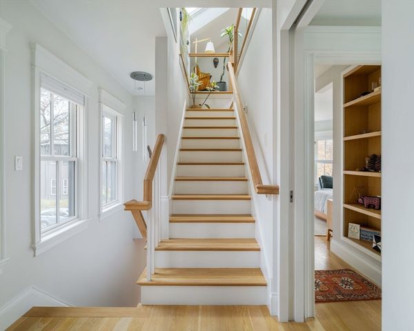 17 Ellsworth Avenue Front, Cambridge, MA 02139