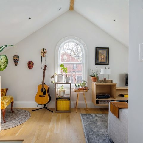 17 Ellsworth Avenue Front, Cambridge, MA 02139