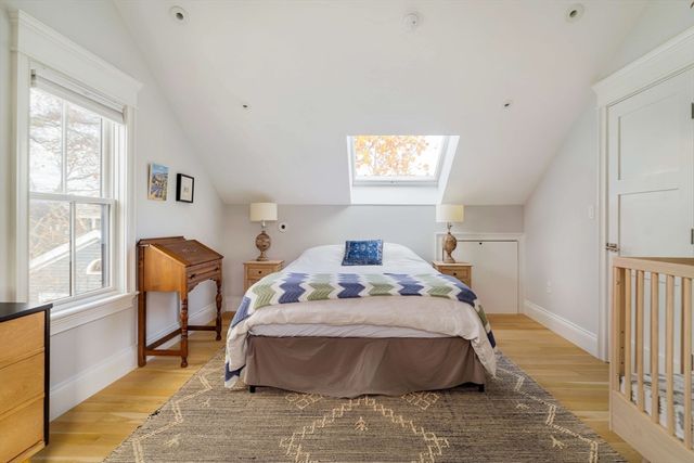 17 Ellsworth Avenue Front, Cambridge, MA 02139