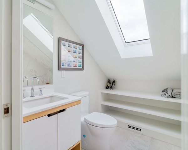 17 Ellsworth Avenue Front, Cambridge, MA 02139