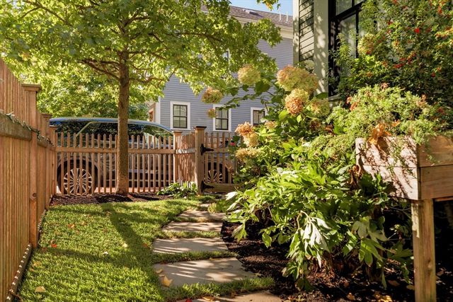 17 Ellsworth Avenue Front, Cambridge, MA 02139