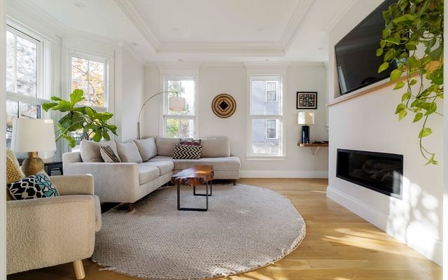 17 Ellsworth Avenue Front, Cambridge, MA 02139