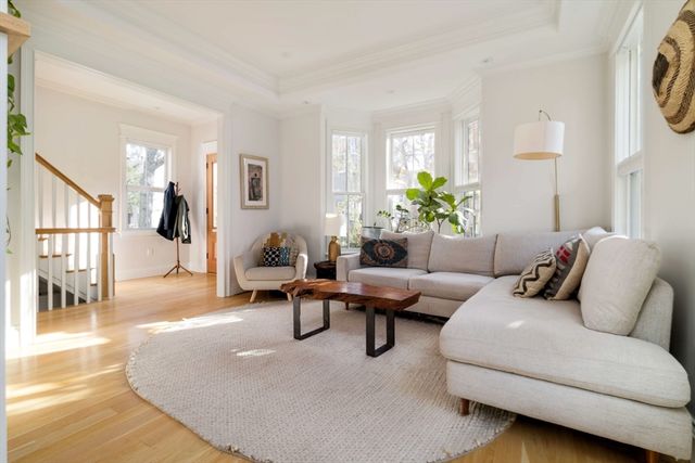 17 Ellsworth Avenue Front, Cambridge, MA 02139