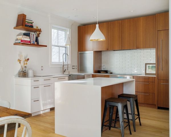 17 Ellsworth Avenue Front, Cambridge, MA 02139