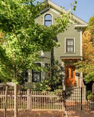 17 Ellsworth Avenue Front, Cambridge, MA 02139