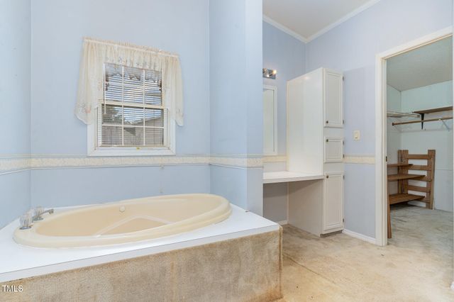 3825 Wyndfair Drive, Fuquay Varina, NC 27526