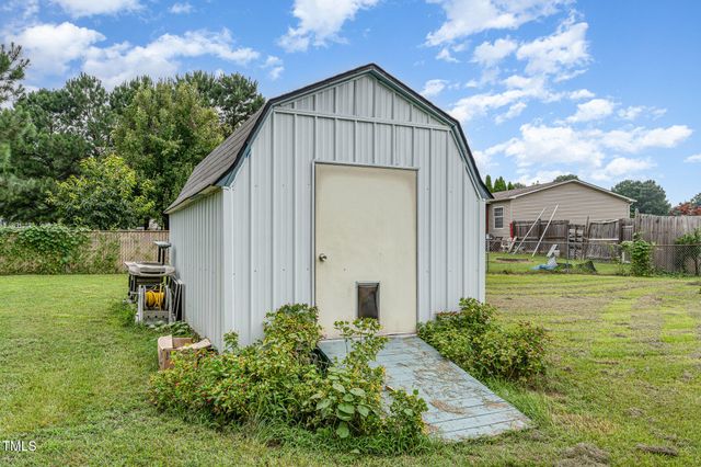 3825 Wyndfair Drive, Fuquay Varina, NC 27526
