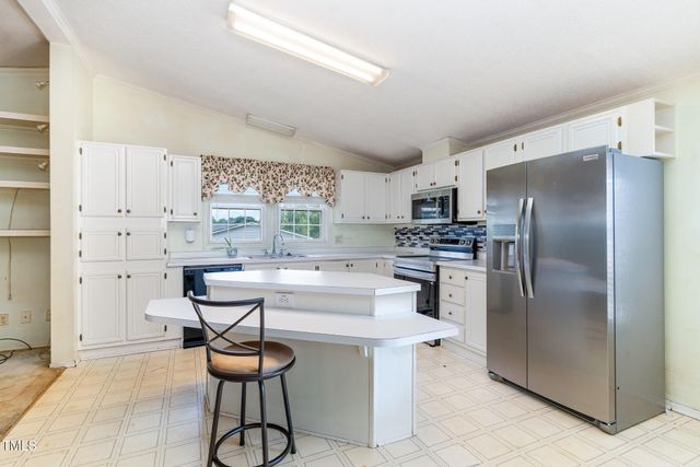 3825 Wyndfair Drive, Fuquay Varina, NC 27526