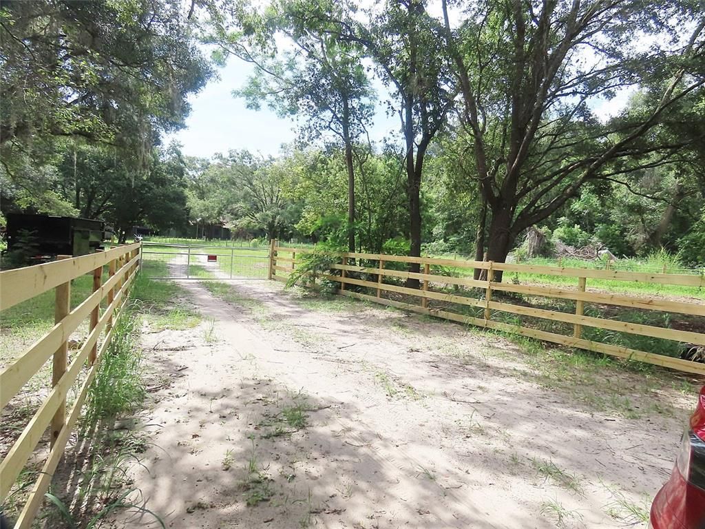 32944 COUNTY ROAD 437, Sorrento, FL 32776