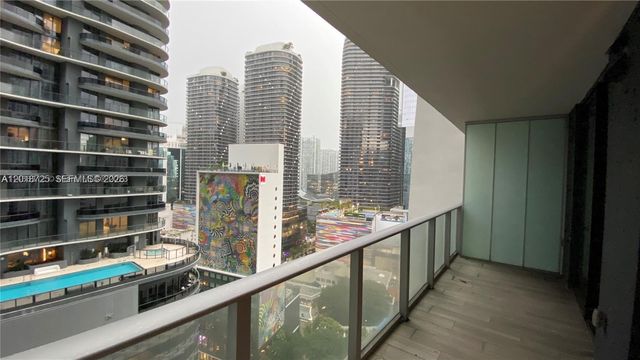 1010 Brickell Ave 2208, Miami, FL 33131