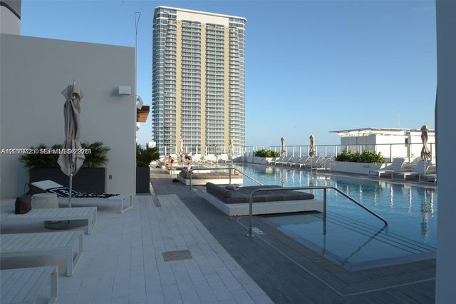 1010 Brickell Ave 2208, Miami, FL 33131