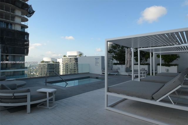 1010 Brickell Ave 2208, Miami, FL 33131